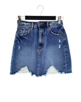 Falda mini en denim