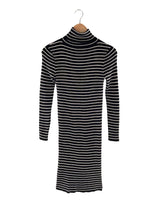 Vestido cuello alto a franjas