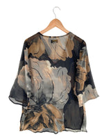 Blusa traslúcida con print