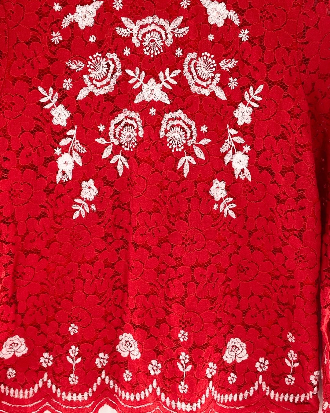Blusa manga larga en blonda