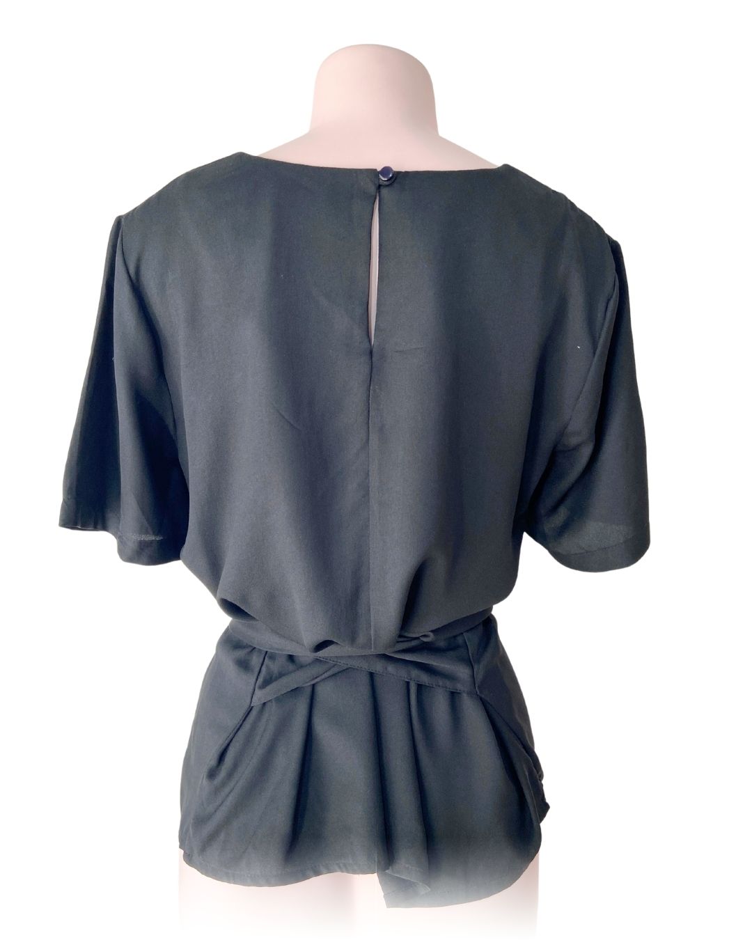 Blusa manga corta con anudado