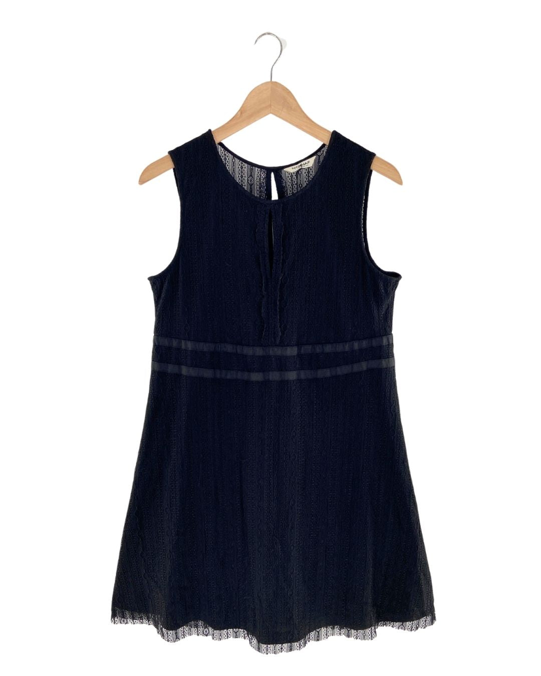 Vestido midi en blonda corte A