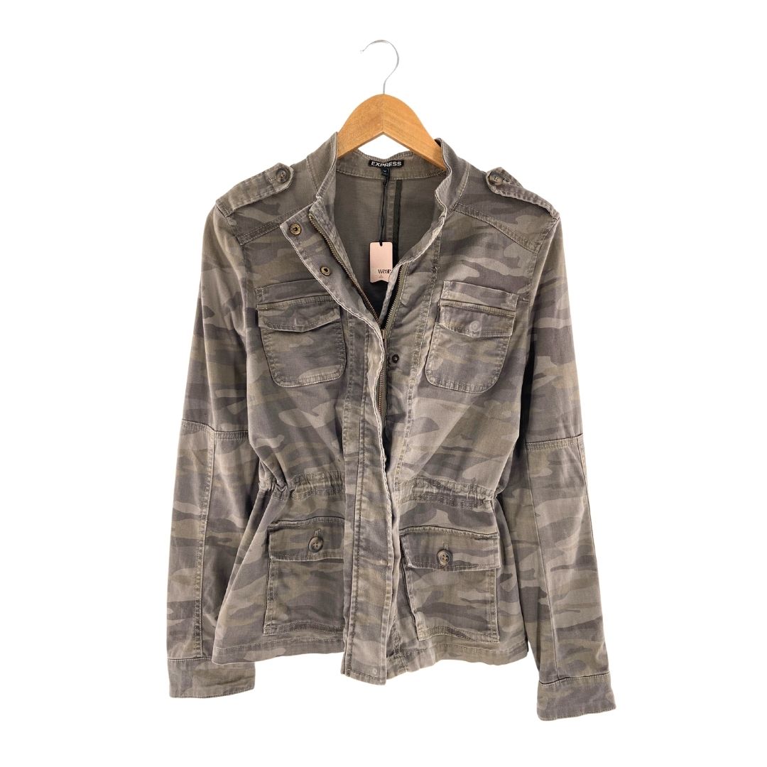 Chaqueta tipo militar ajustable