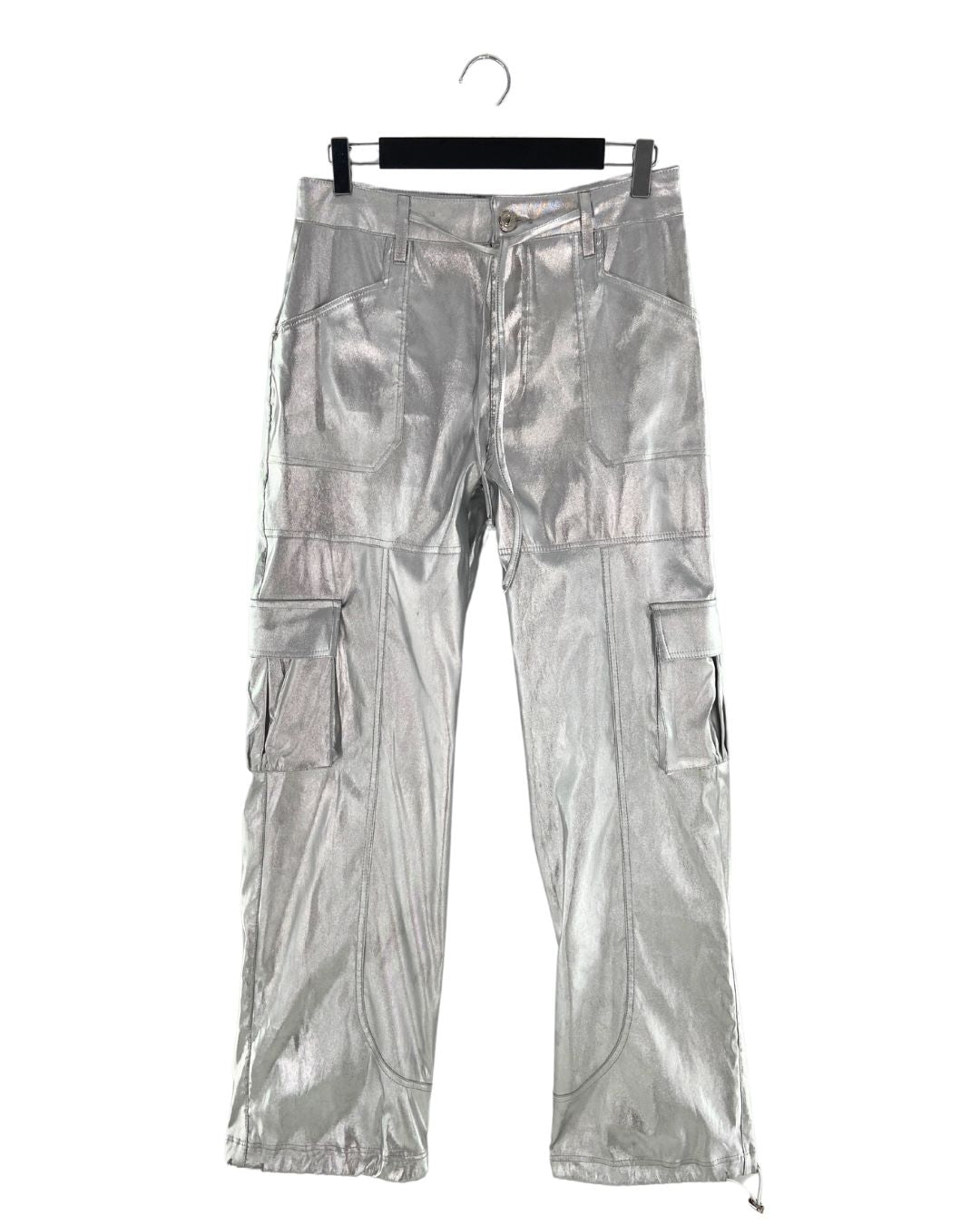 Pantalón tipo cargo metalizado