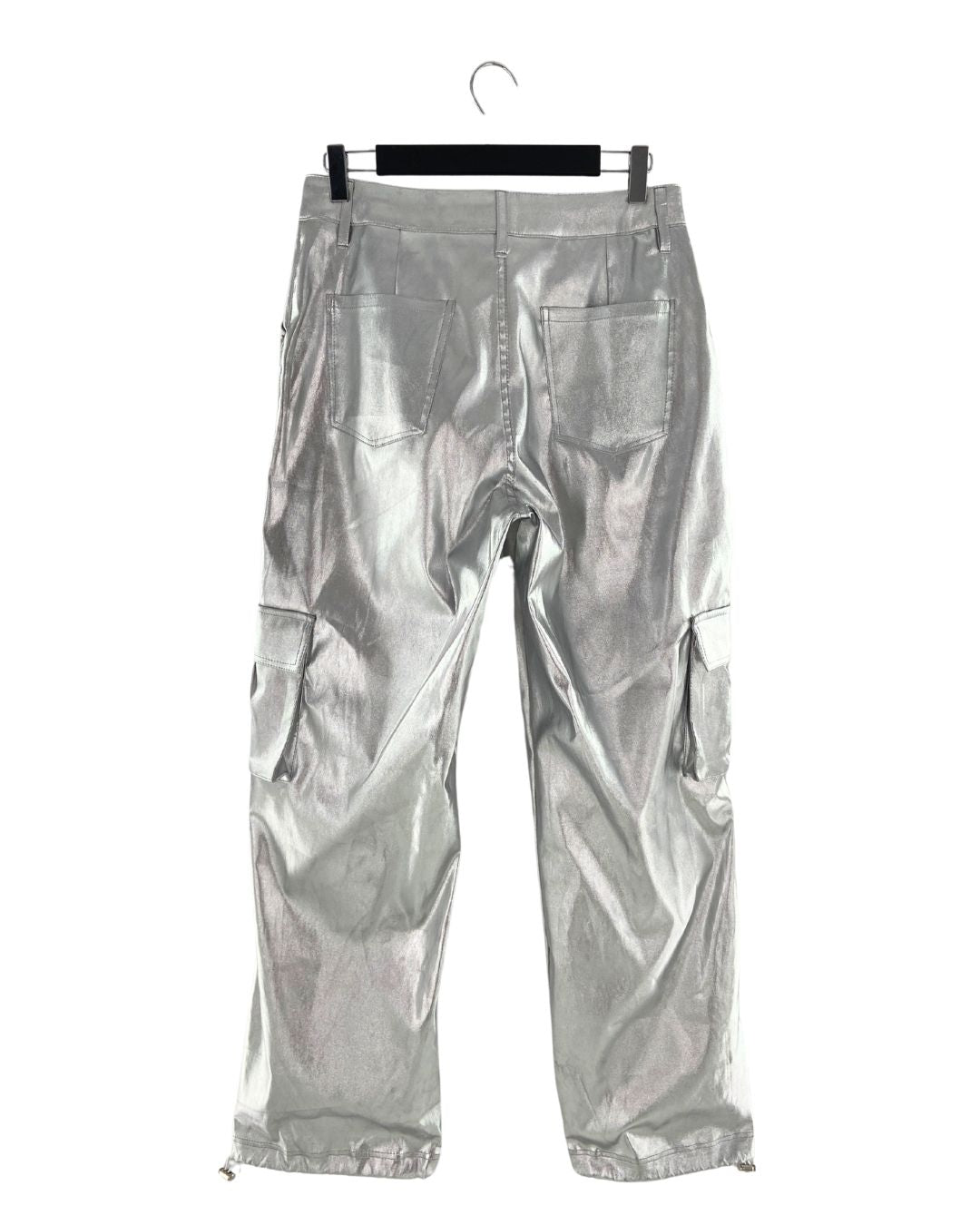 Pantalón tipo cargo metalizado