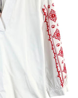 Blusa escote V con bordados