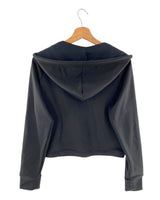 Chaqueta deportiva con capota