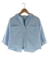 Camisa crop manga corta