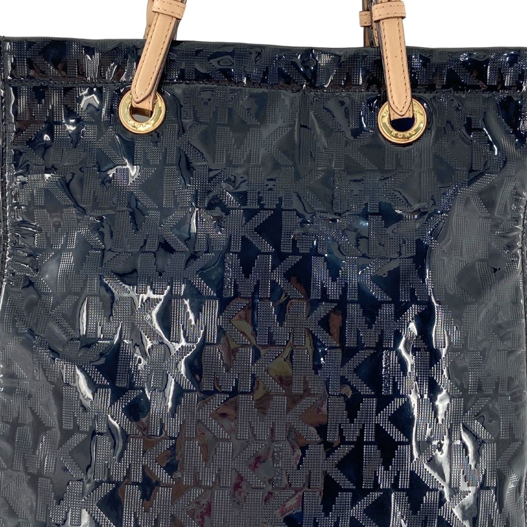 Cartera Jet set logo en charol