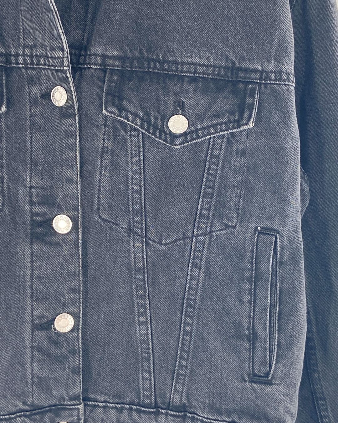 Chaqueta en denim abotonada