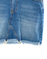 Falda mini en denim rígido