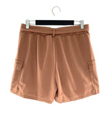 Short con cinturón anudado
