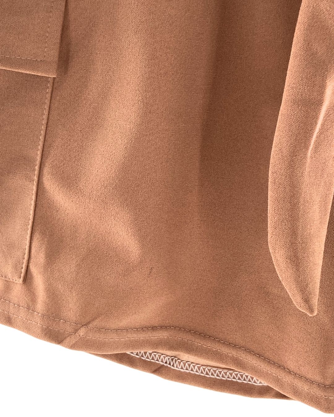 Short con cinturón anudado