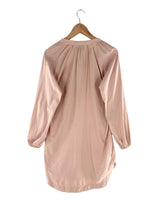 Vestido midi recto con detalle