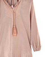 Vestido midi recto con detalle
