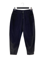 Jean rígido tipo slouchy