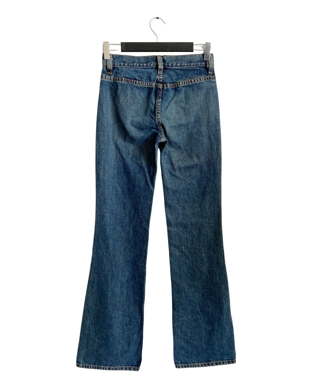 Jean rigído flare clásico