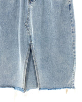 Falda midi en denim rigído