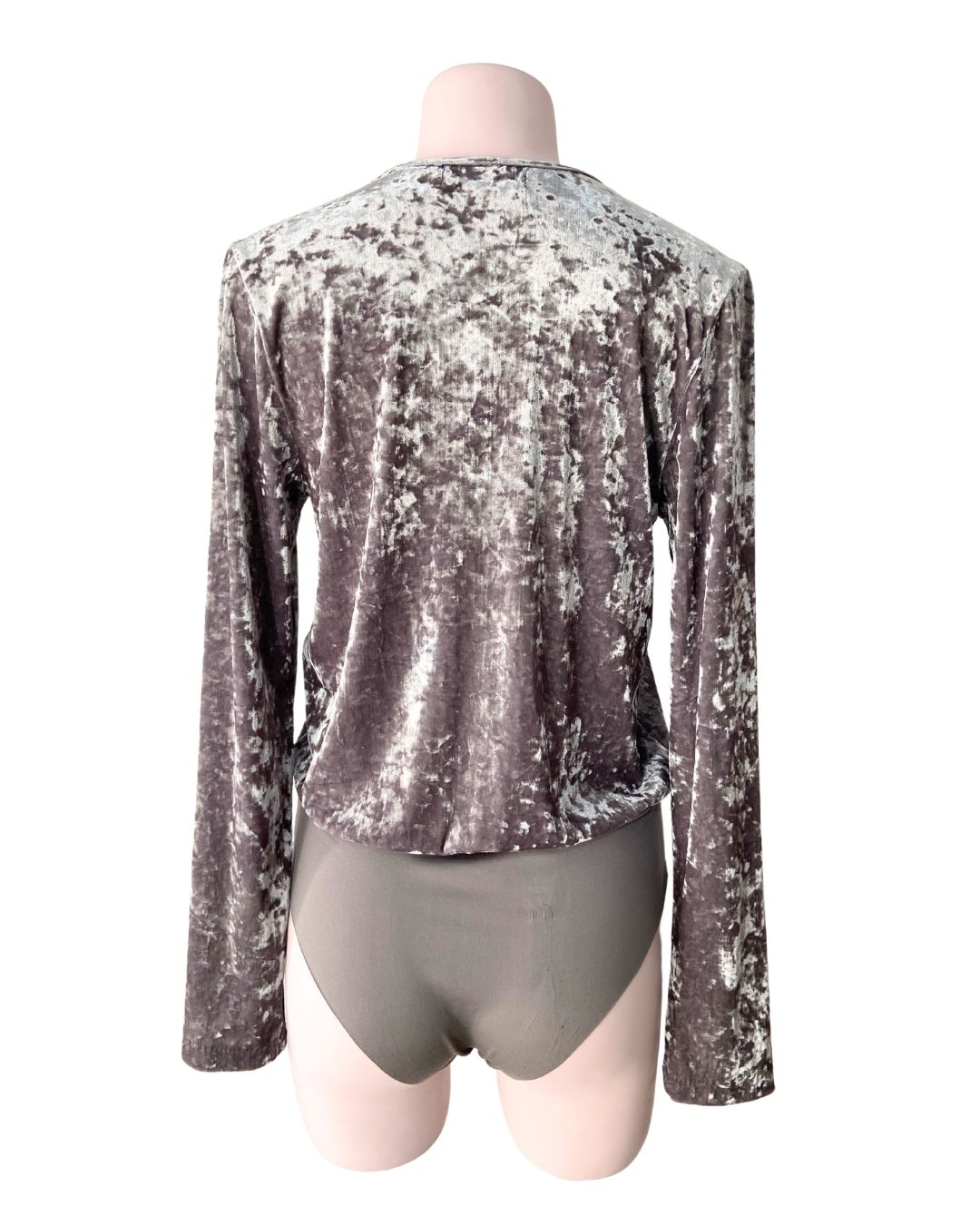 Body en velvet escote cruzado