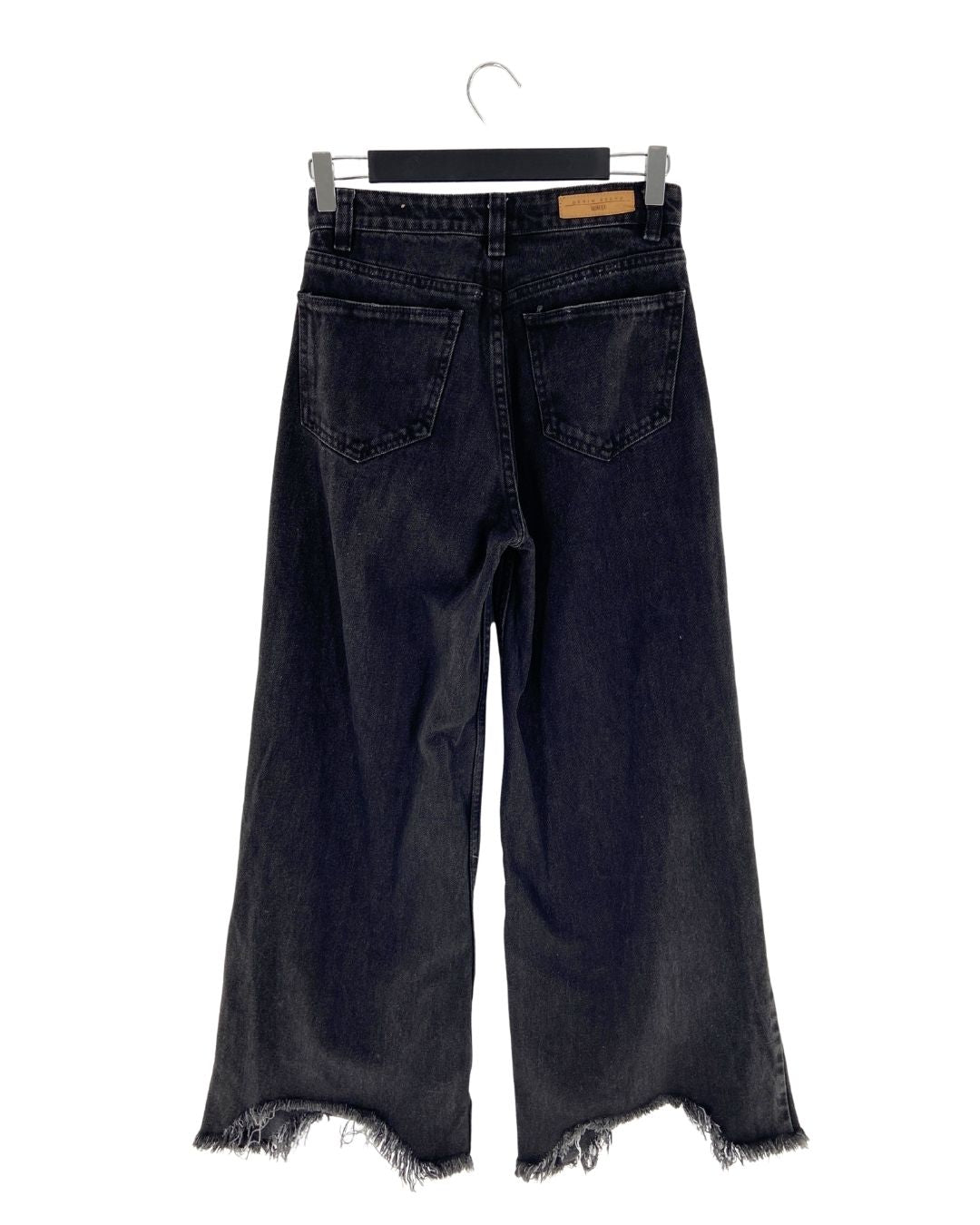 Jean rigído wide leg destroyed