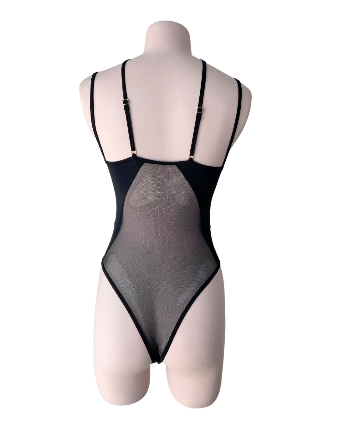 Body en mesh cut out
