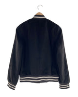 Chaqueta bomber con apliques