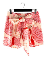 Short con capa anudada