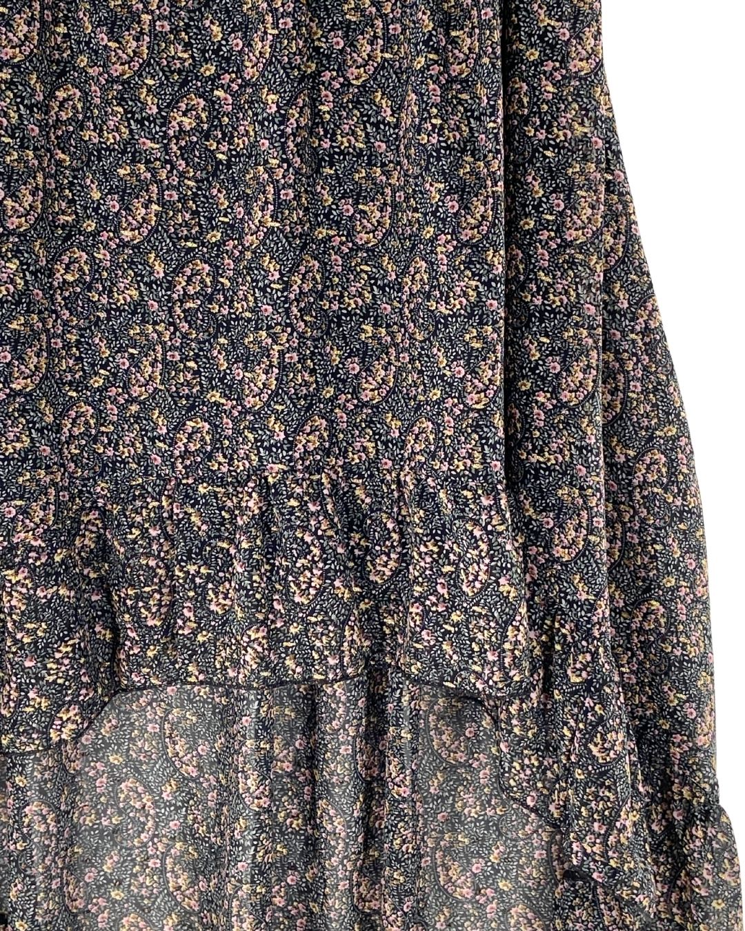 Falda traslucida asimetrica