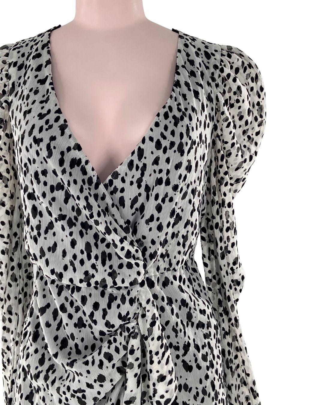 Vestido mangas traslucidas