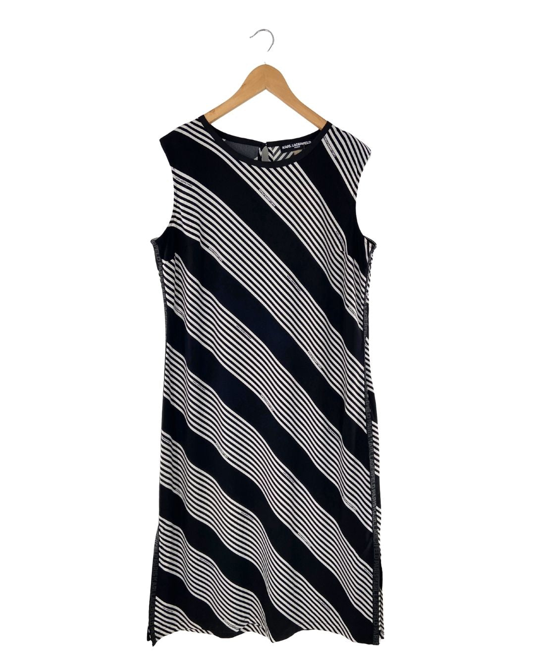 Vestido a franjas diagonales