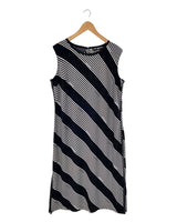 Vestido a franjas diagonales