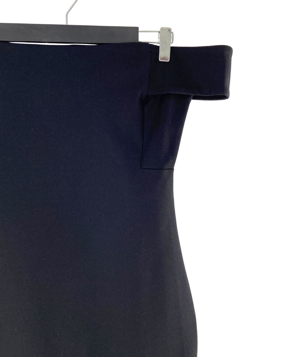 Vestido off shoulder al cuerpo