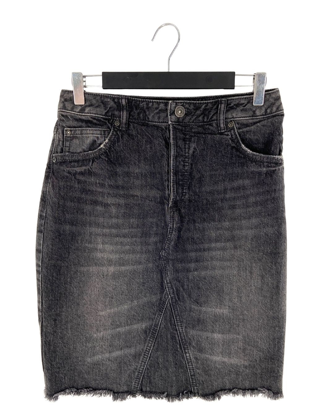 Falda midi en denim rigido