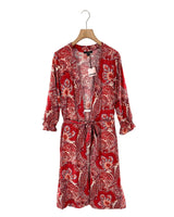 Sobretodo con print y cinturon