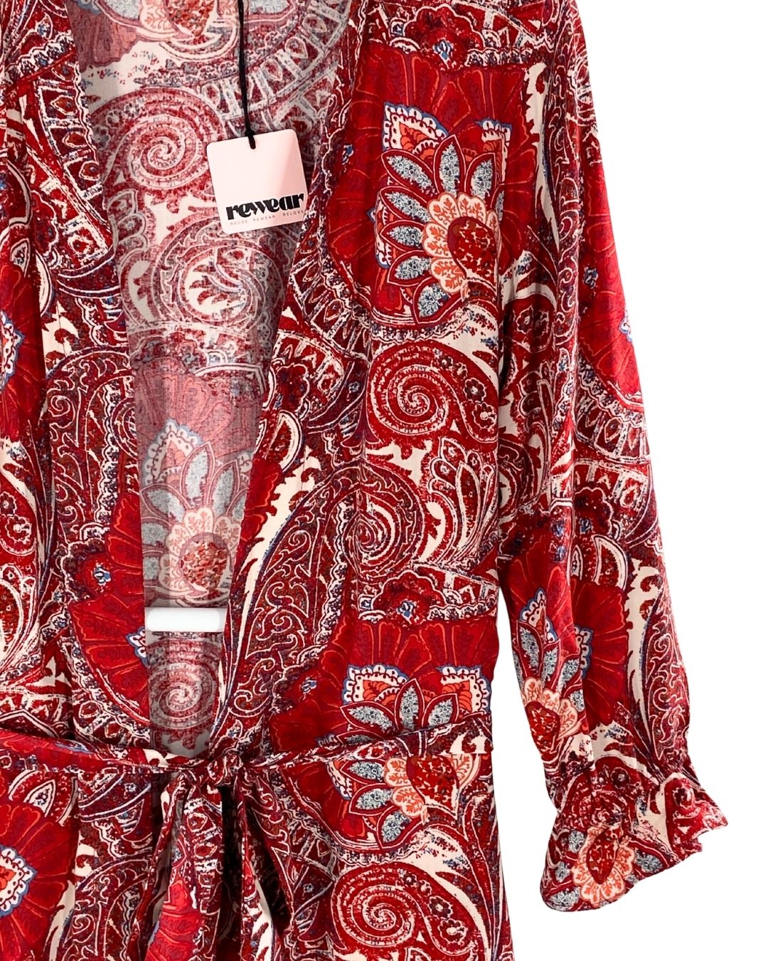 Sobretodo con print y cinturon