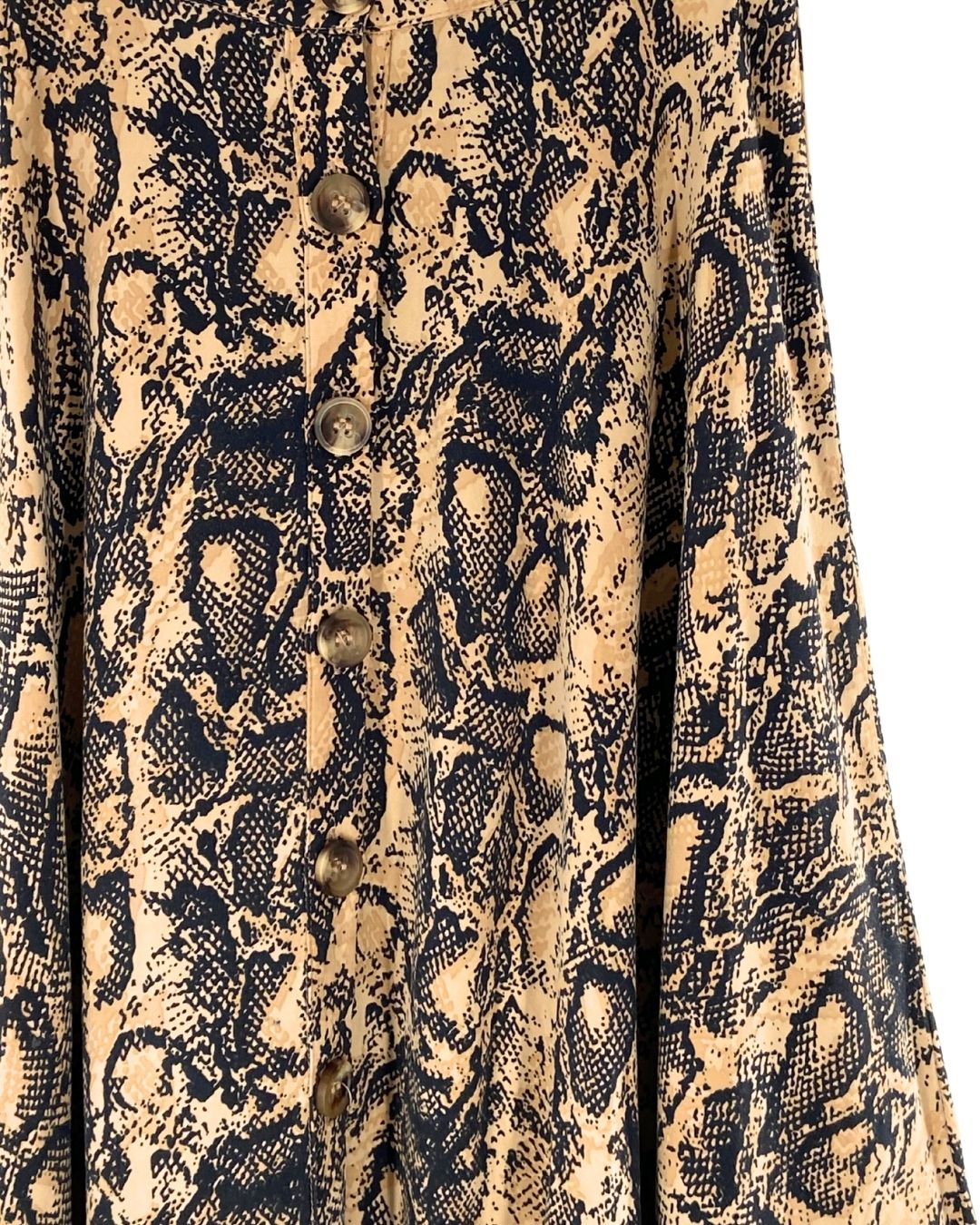 Maxi falda abotonada corte A