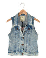 Chaleco en denim rigido