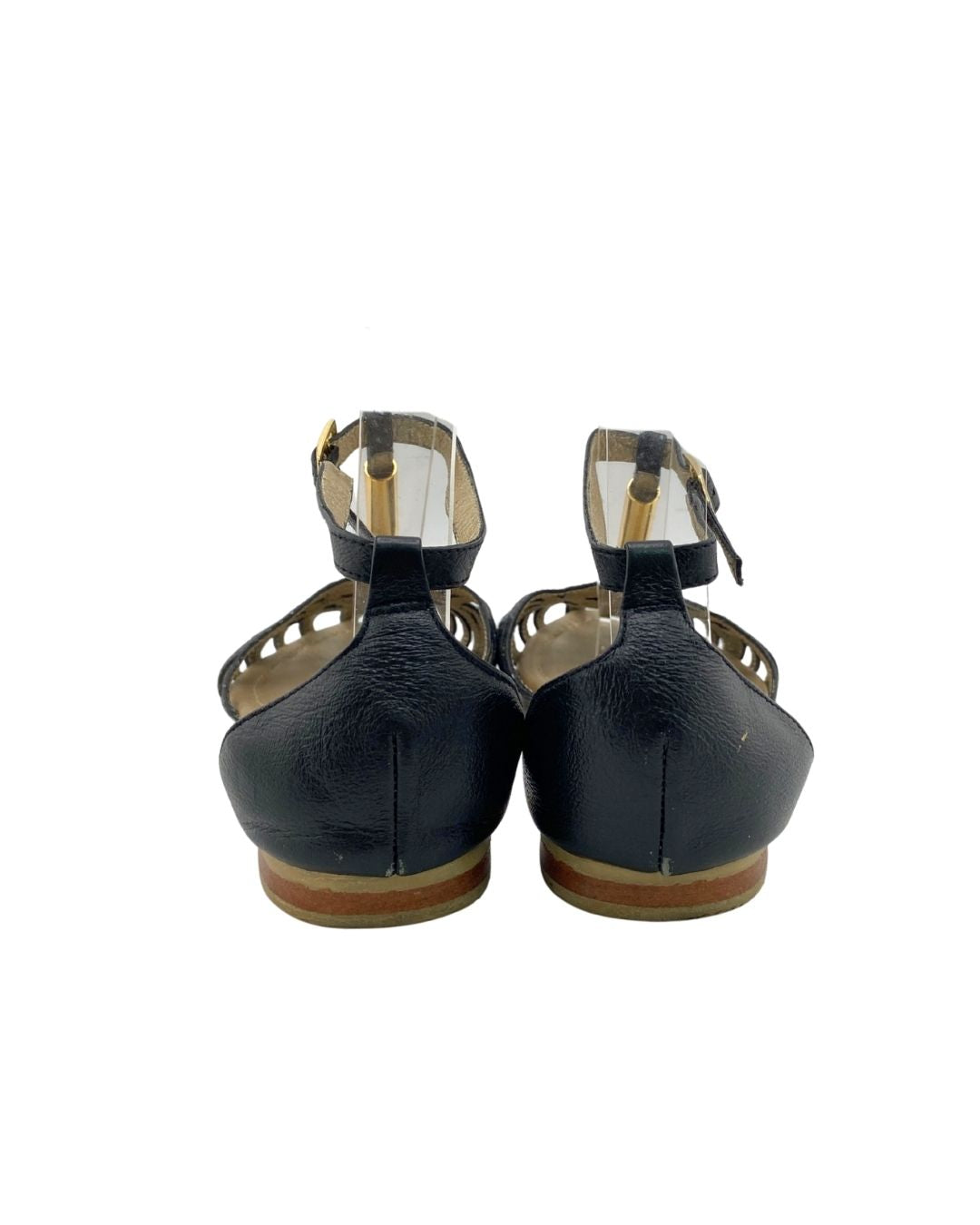 Sandalias planas con detalle