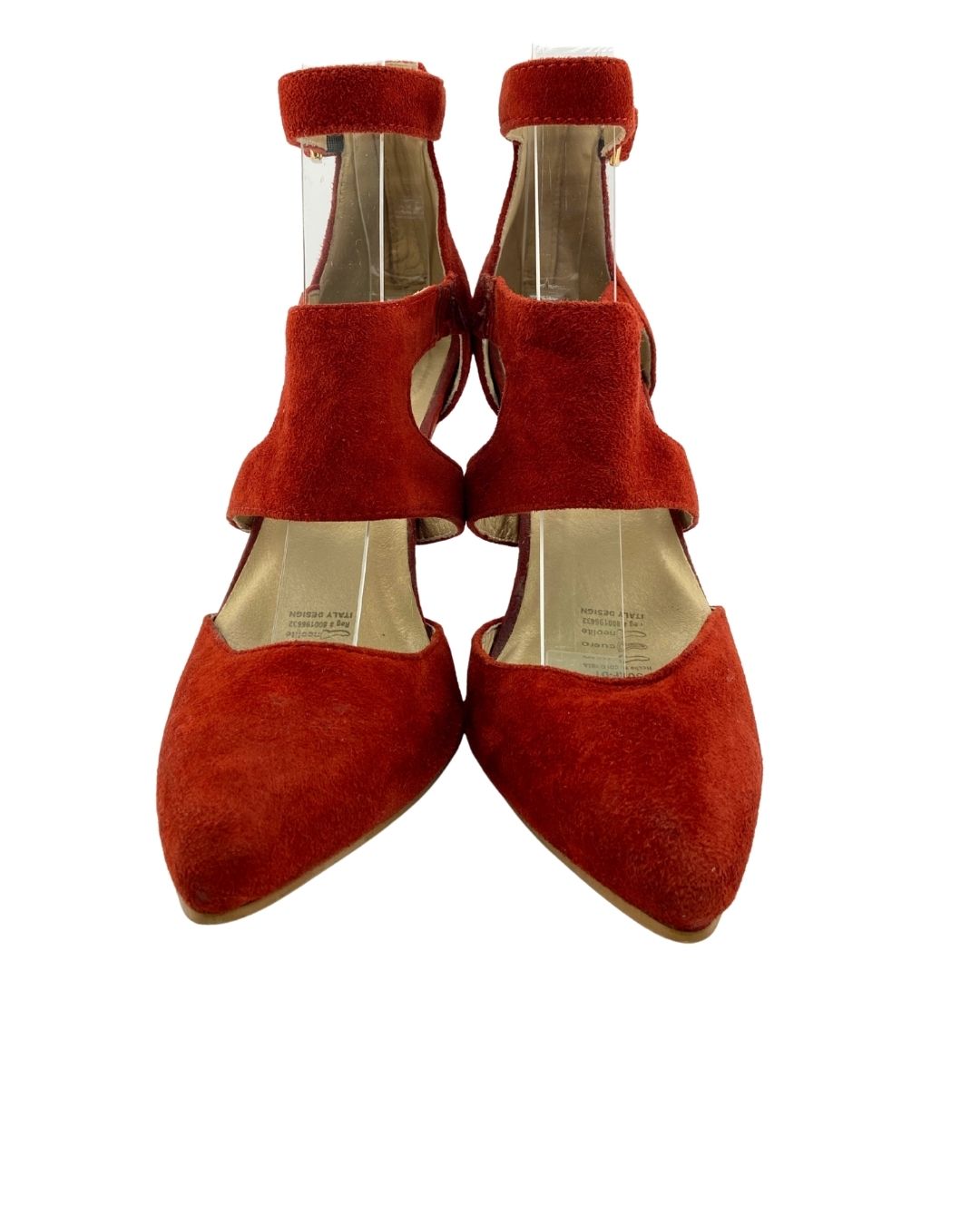 Stilettos en gamuza con correa