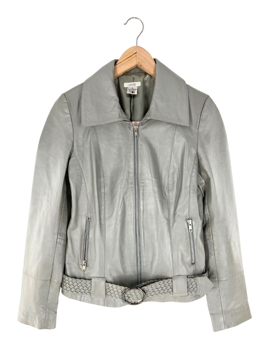 Chaqueta en cuero con cinturon