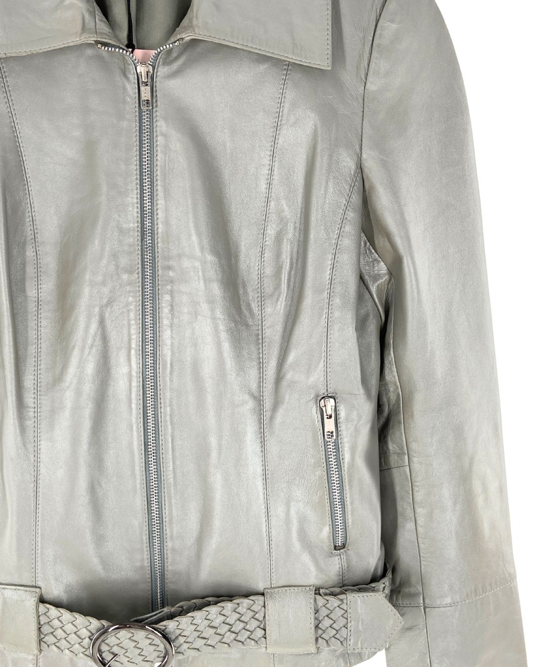 Chaqueta en cuero con cinturon