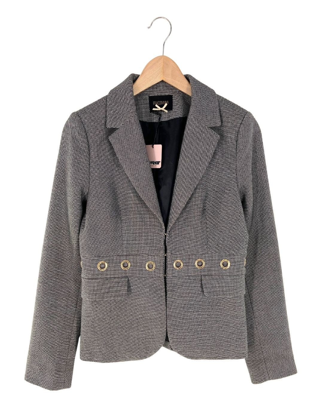 Blazer con textura y ojaletes