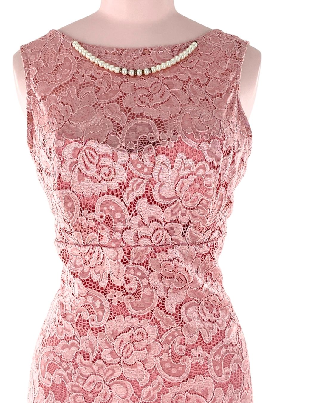 Vestido en encaje floral