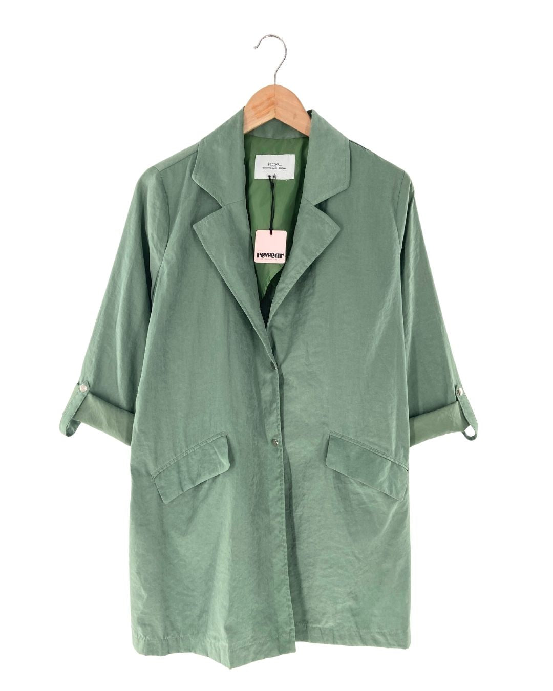Chaqueta delgada abotonada