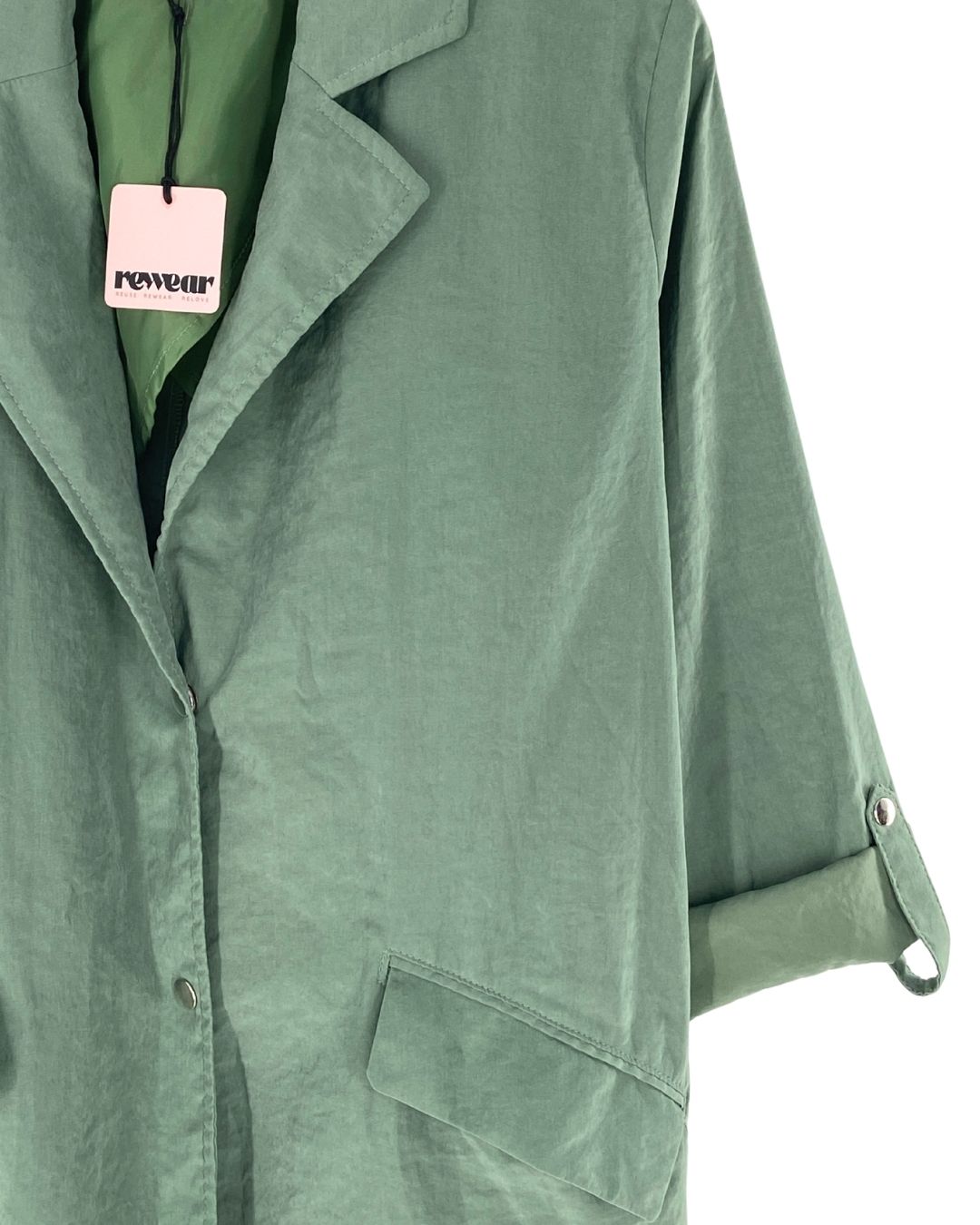 Chaqueta delgada abotonada