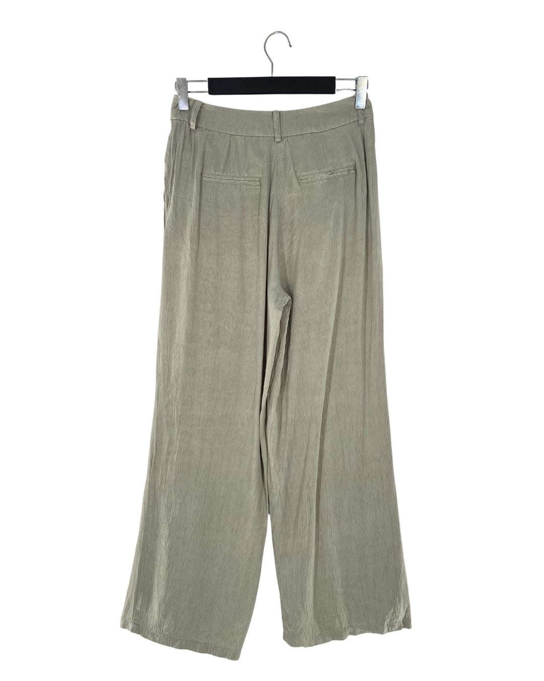 Pantalon satinado con textura