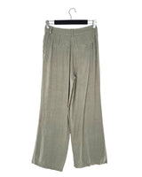 Pantalon satinado con textura