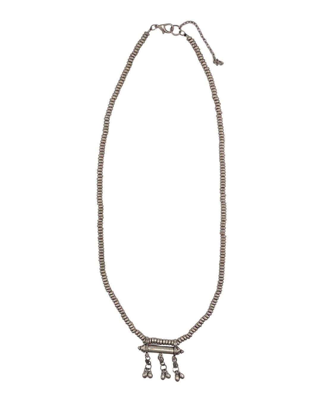 Collar con dije cilindrico