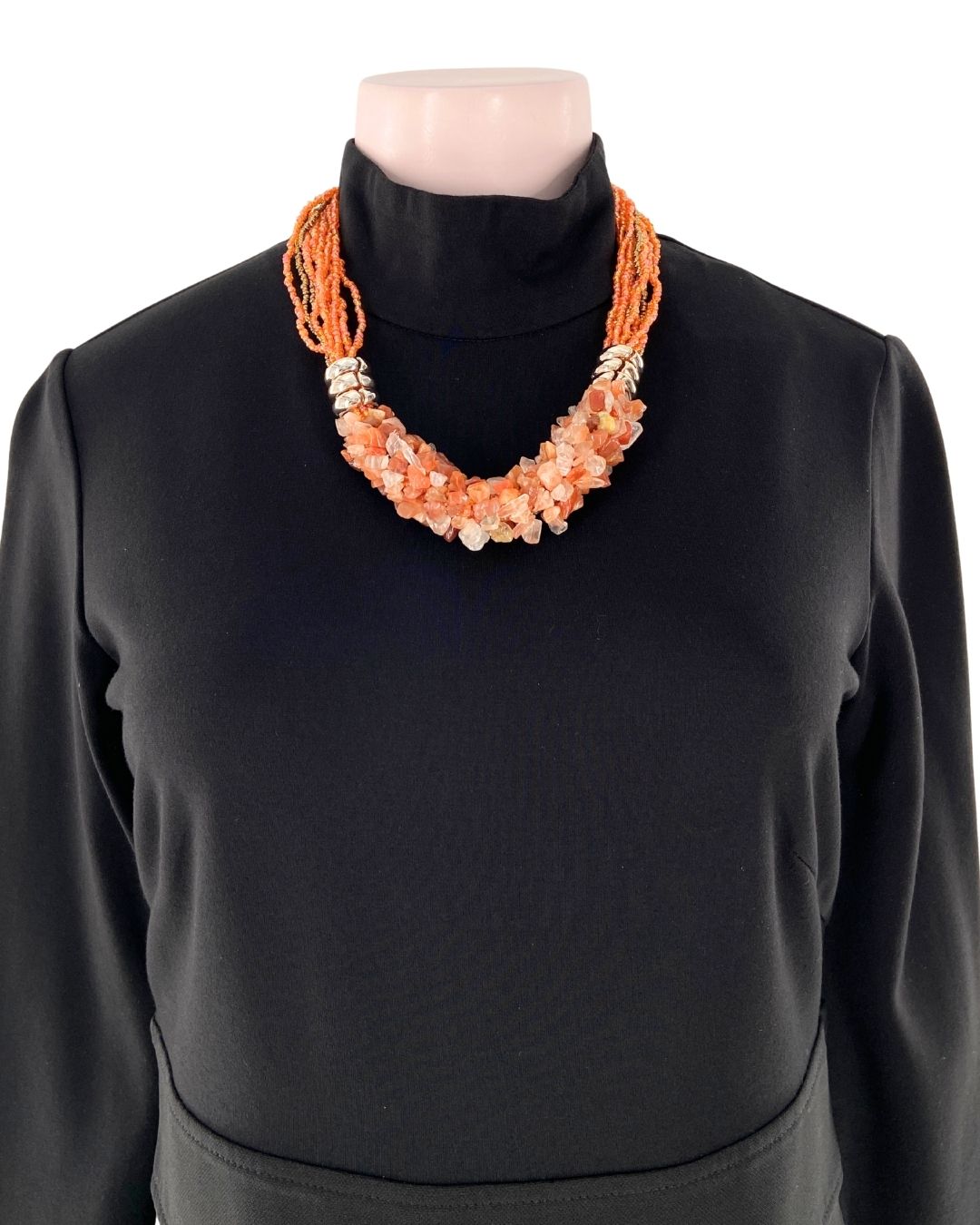 Collar entorchado con agatas