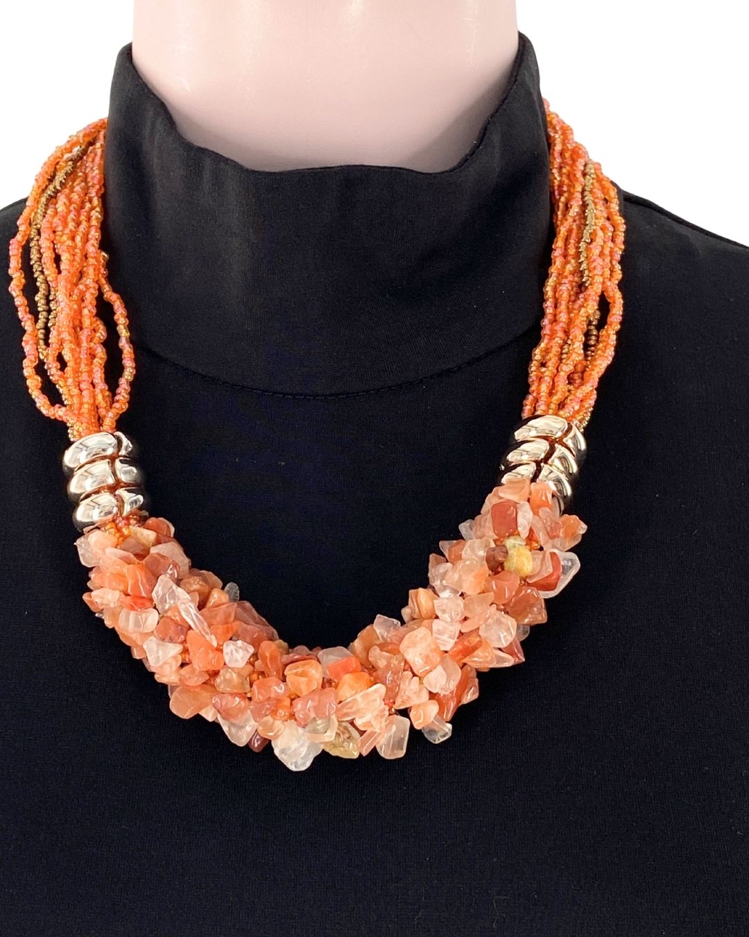 Collar entorchado con agatas